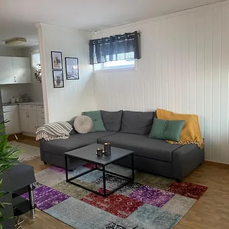 Apartment, 4Km Fra Tromsosentrum. Flyplass 1.71Km. Exterior foto